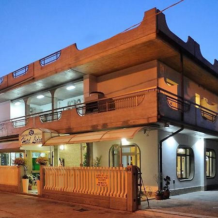 Hotel Lidia Алба Адриатика Екстериор снимка