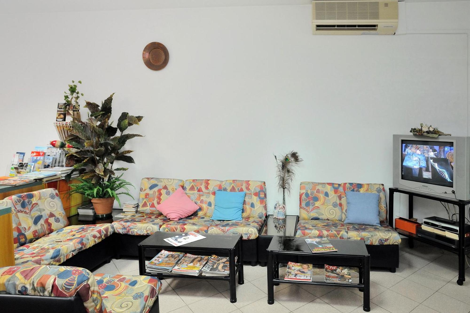 Hotel Lidia Алба Адриатика Екстериор снимка