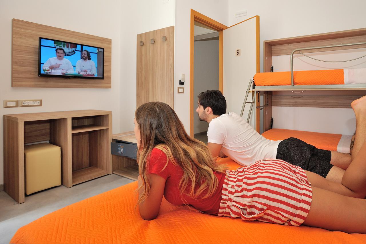 Hotel Lidia Алба Адриатика Екстериор снимка